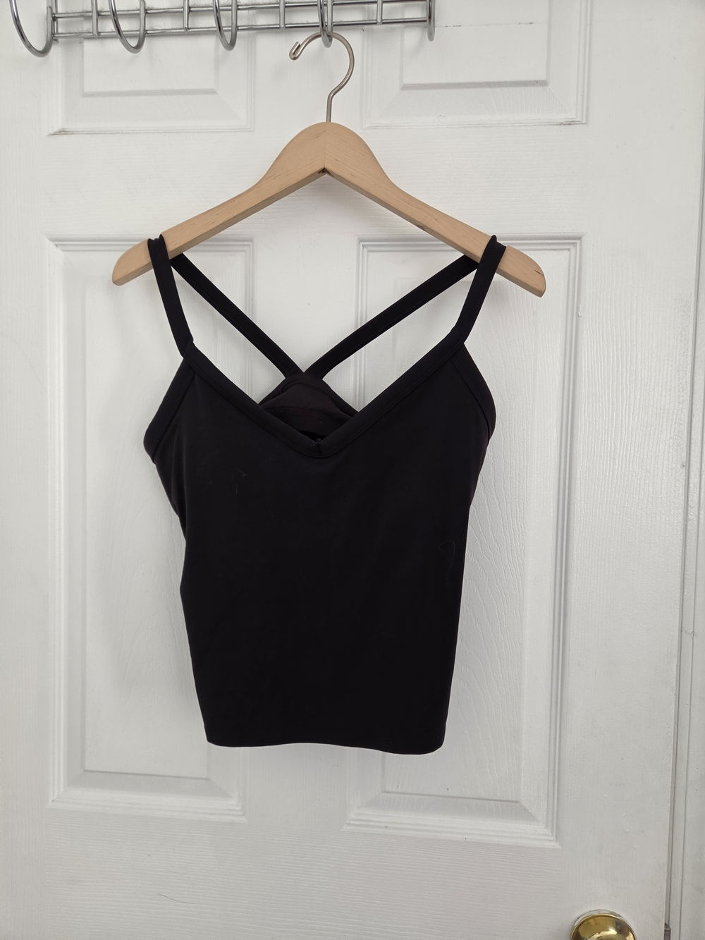 Vuori Black Performance Strappy Crop Tank